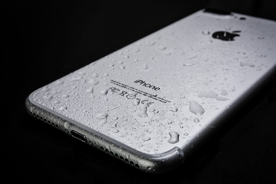 5 Best Waterproof Smartphones to Buy